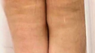 THICK WHITE ASIAN GIRL GETS SHOWER FUCK / گاییدن