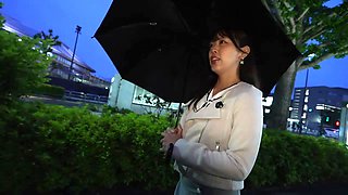 259LUXU-1860　アラサー人妻なのに10代柔肌おっぱい。「強引なくらいが、一番興奮します。」Mっ気強めの既婚Gカップをメチャクチャに揉みしだく濃密不倫SEX