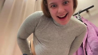 Extreme cumming in the locker room with jucielussie