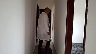 The blind woman went to the gynecologist appointment