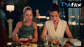 Cansu Tosun Fun bags Sequence in She Said Maybe