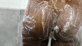 Taking bath with pusssy