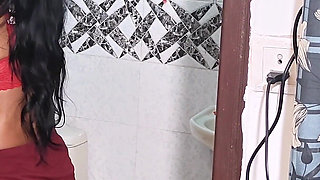 Desi Old Step Father Watches Step Daughter Bathing and Has Hardcore Sex and Pussy Sucking Indian Hindi Video