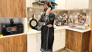 Sarakhan seduces her brother-in-law at home and begs him to fuck her