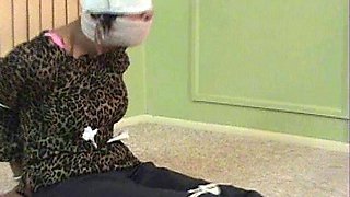 Great amateur video of Young couple fucks on bed