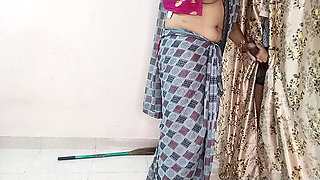 sautelee ne galatee se parade ke peechhe chhipe bhaee ka land choosa aur chud gayee hot phul hindee odiyo