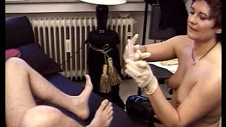 Fetish Session with a German Mature Lady Who Got Her Pussy Shaven