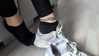 Oops! - My feet in gossamer nylons