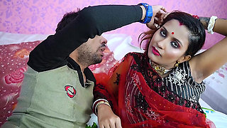 Wife ki friend ko pahle seduce kiya phir bed par patak ke chod diya
