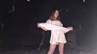 Cute Teen Shows Body Outdoor