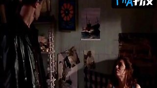 Aure Atika Caboose, Boobs Episode in Sam Suffit