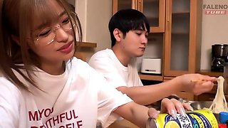 Amateur blonde girlfriend homemade blowjob and handjob