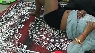 Desi Girlfriend Stepmom Fucks For Cash - Hindi Audio Bathroom Sex