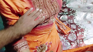 Desi Indian Bhabhi and Servant Sex video