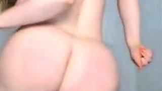 NAUGHTY ARAB CANADIAN BBW AMATEUR FLASHES PUSSY