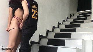 I Make a Good Deal with My Stepsister in Exchange for Letting Her Out