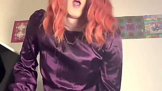 Jess Silk Rides Dildo