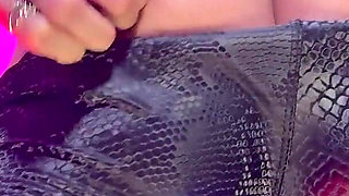 Piggy's Dream Goddess - Ebony Femdom Goddess Rosie Reed Pay Piggy Financial Domination, Body Worship and Tease for Atms