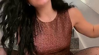 Close up view of a dude jerking off