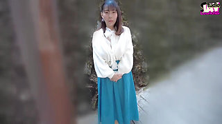 Street Soak - Can You Handle How This Huge-bust Beauty Gets Juicy in the Open? Chapter-1