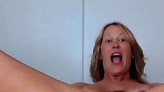 Twerking N Spreading