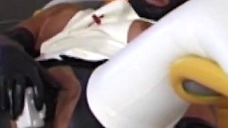 Threesome in the clinic to enjoy between apparature and sexy lesbians