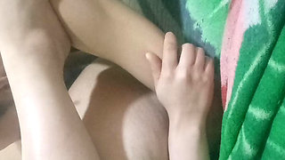 Young, newly married couples have sex