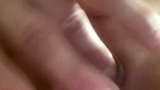 Hot Vivi fucks herself