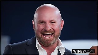 Stunning Blonde Hotwife Cameryn Morie Gets Fucked By Another Man While Hubby Watches