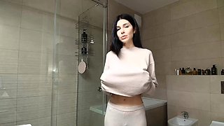 Amateur super hot brunette masturbating 3 mp4