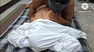 Boyfriend Eating His Girlfriend Pussy and Boobs