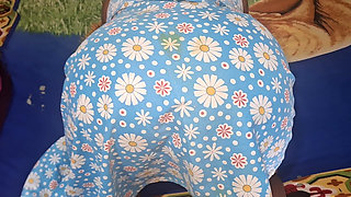 Best Friends Stepmom HOTTEST Round Ass