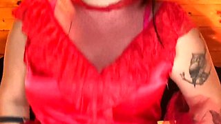 Innocent BBW girl enjoy toys and masturbate on webcam