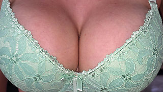 Busty Wife Gives Me Beautiful Titjob with Blowjob