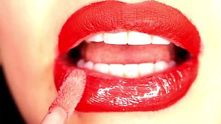 4K Applying lip glitter & smoking & drool fetish