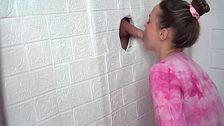 Gloryhole the Dick Reacts to Every Move