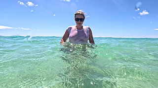 Wet White T-shirt Swimming Underwater
