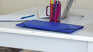 Doutora Jennyfer Resolve Problema De Erecao Durante Exame!