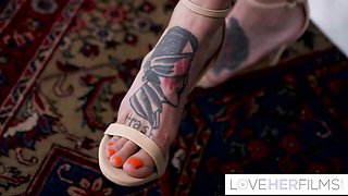 Watch wet Alex Jones and Rocky Emerson's action