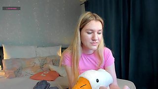 Perfect big ass and natural big boobs blonde skinny teen - Blonde