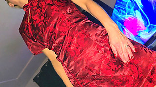 I dance and show my hairy pussy