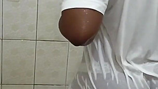 We Got Wet Twerked Sucked and Fucked: Bathroom Romance