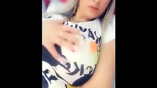 American Amateur Shows Off Her Curves Out In The Fields