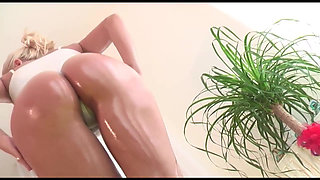 Jasmine Rouge Unveils Her Perfect and Seductive Body