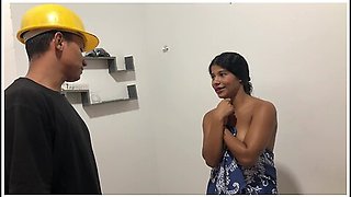 I Fuck The Bricklayer Who Works At Fuck Mes House. One Fucks Me Very Hard - Porn In Spanish