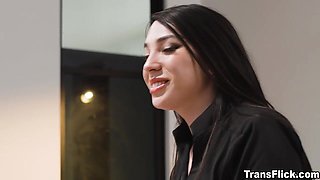 Kasey offers Lauren and Coco happy ending