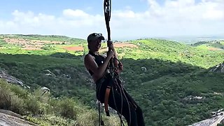 Uma brasileira famosa youtuber tem creampie em vlog de