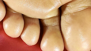 Screen-dominating Soles JOI