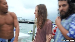 Episode 3: The Boat 1 - Captain Stabbin