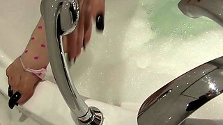 Babe With Big Boobs Masturbates